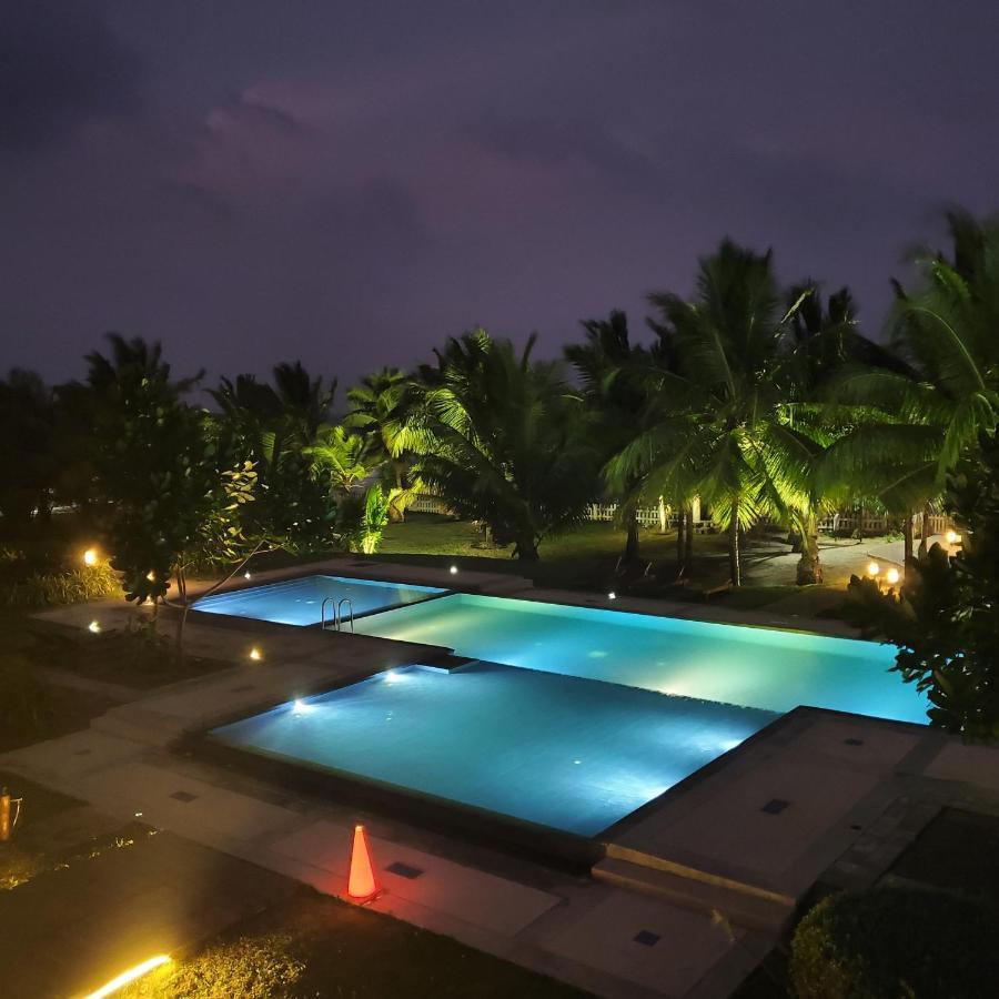 Beach Front Paradise Нилавели Экстерьер фото