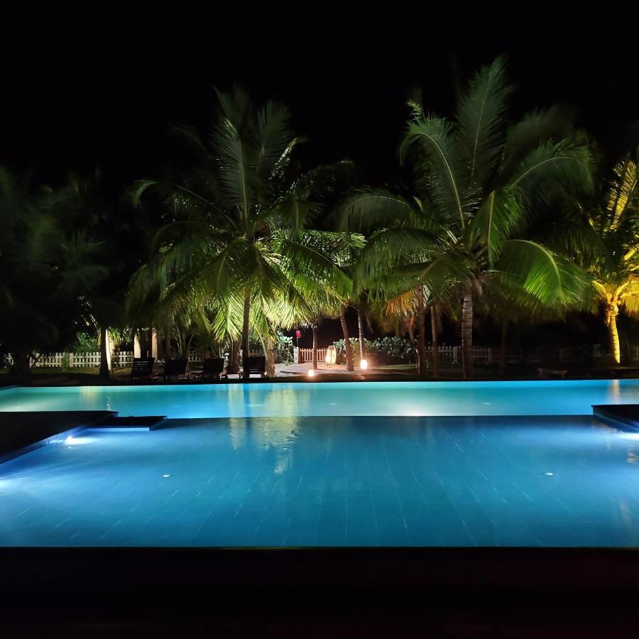 Beach Front Paradise Нилавели Экстерьер фото